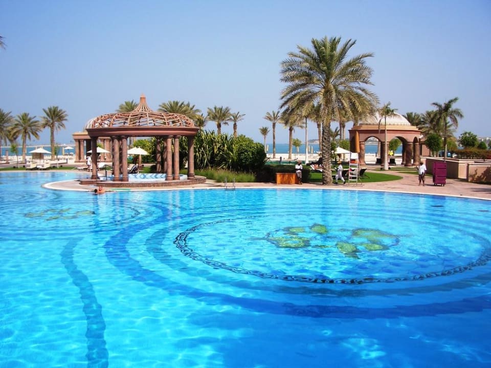 Großer Pool Emirates Palace Mandarin Oriental