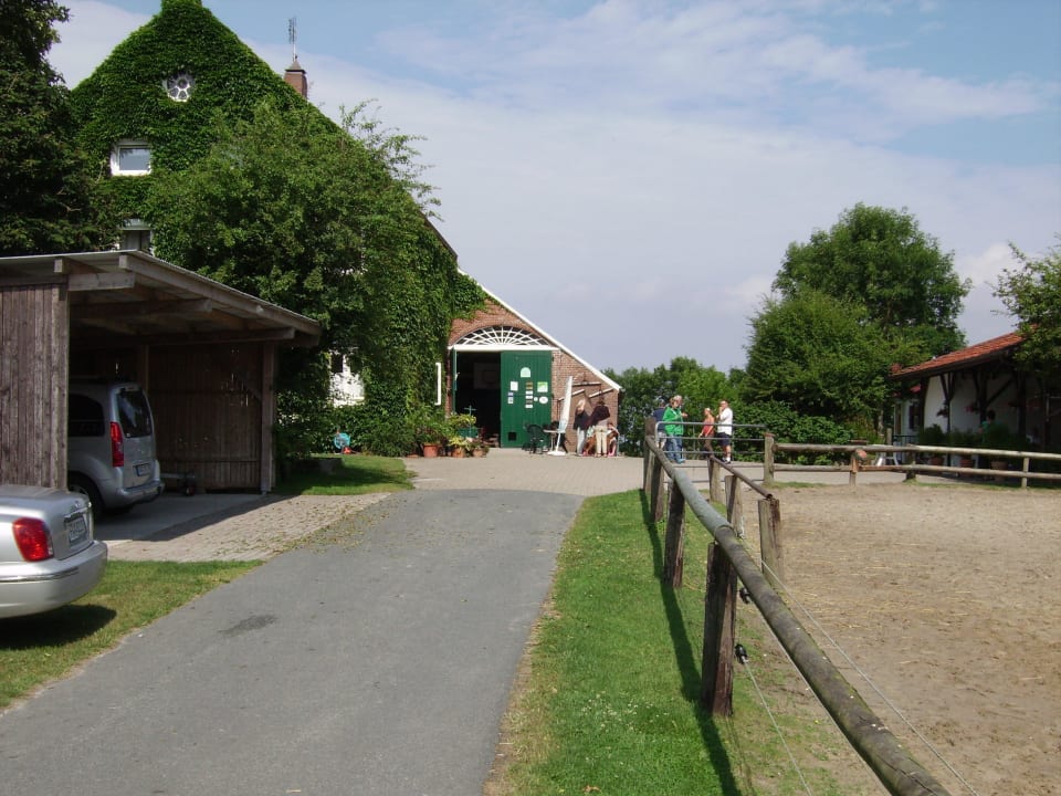 Zufahrt zum Ferienhof Ferienhof Upwarf