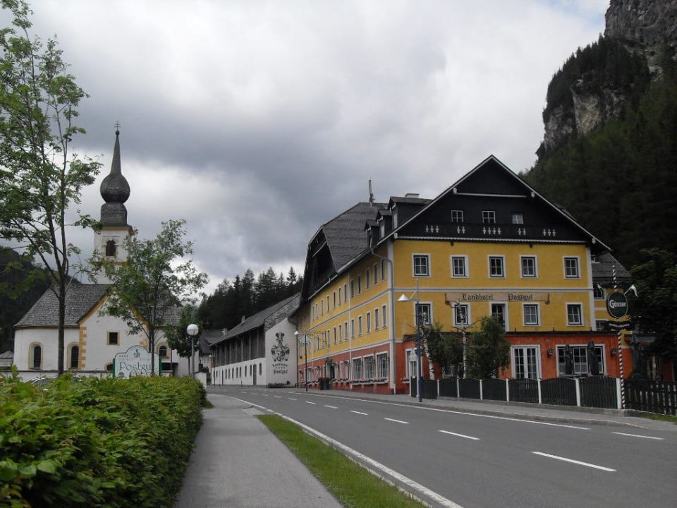 Ortseingang Tweng  Landhotel Postgut