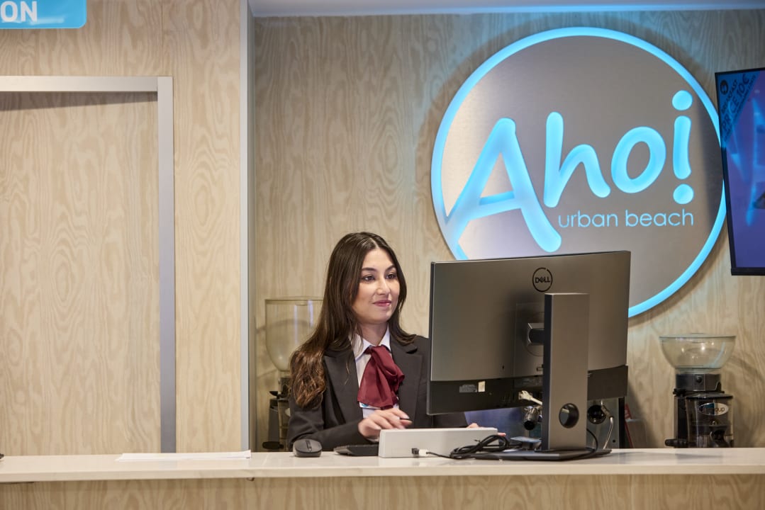 Lobby Ahoi! Urban Beach Hotel