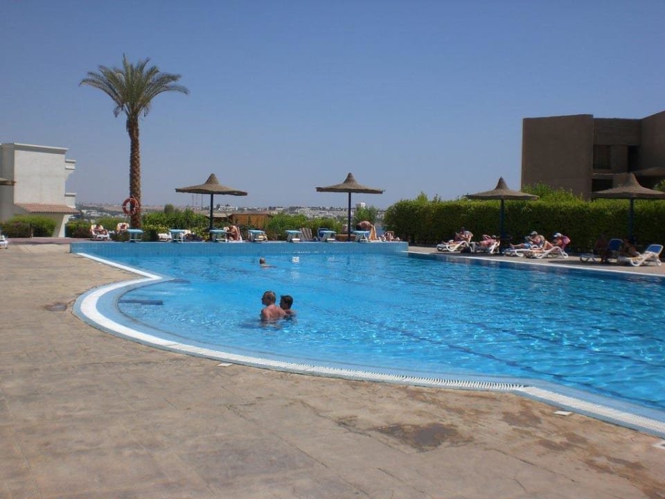 Einer von 3 Pools Naama Bay Hotel & Resort