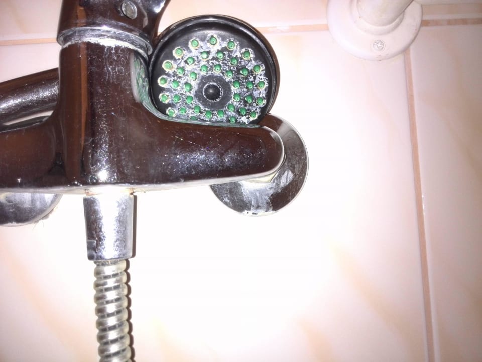 Verkalkte Duscharmatur Relax Inn Health & Spa