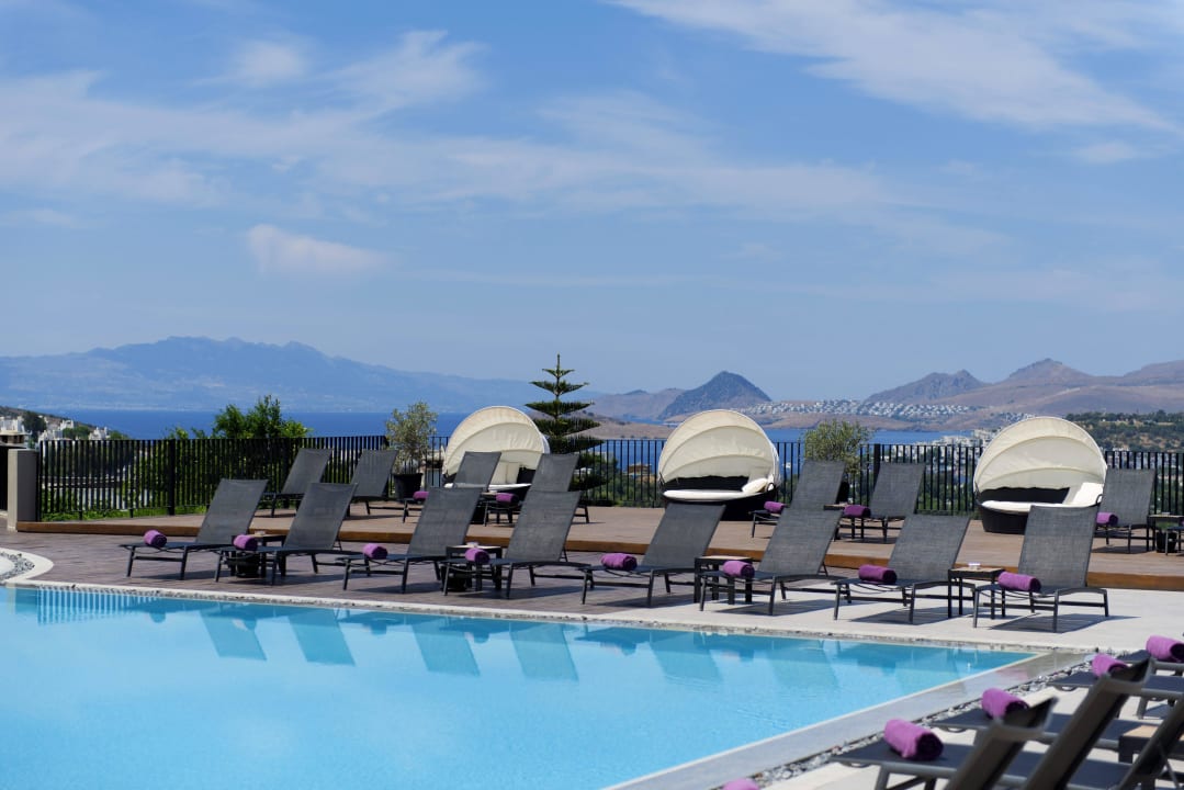 Pool Ramada Resort Bodrum