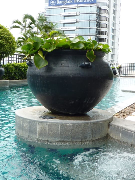 Whirlpool mit Deko Hotel Banyan Tree Bangkok