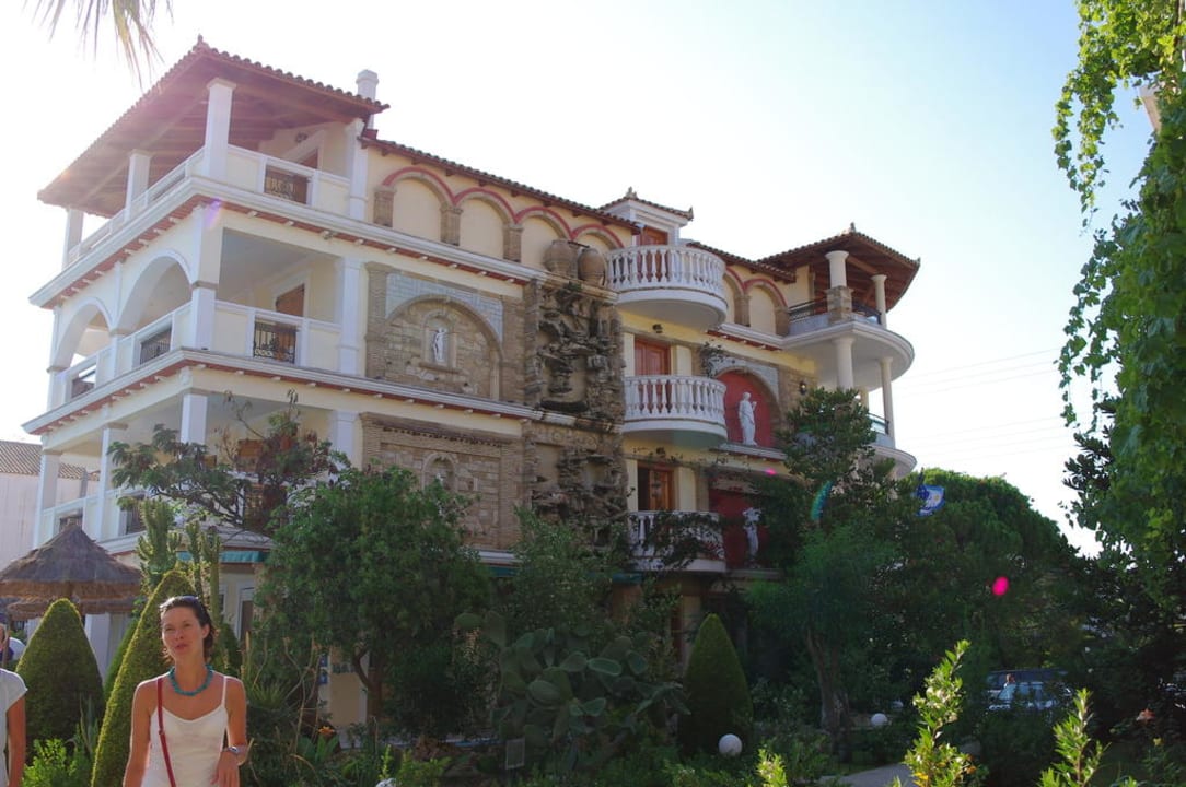 Widok na starszą część hotelu  Plaza Palace Hotel