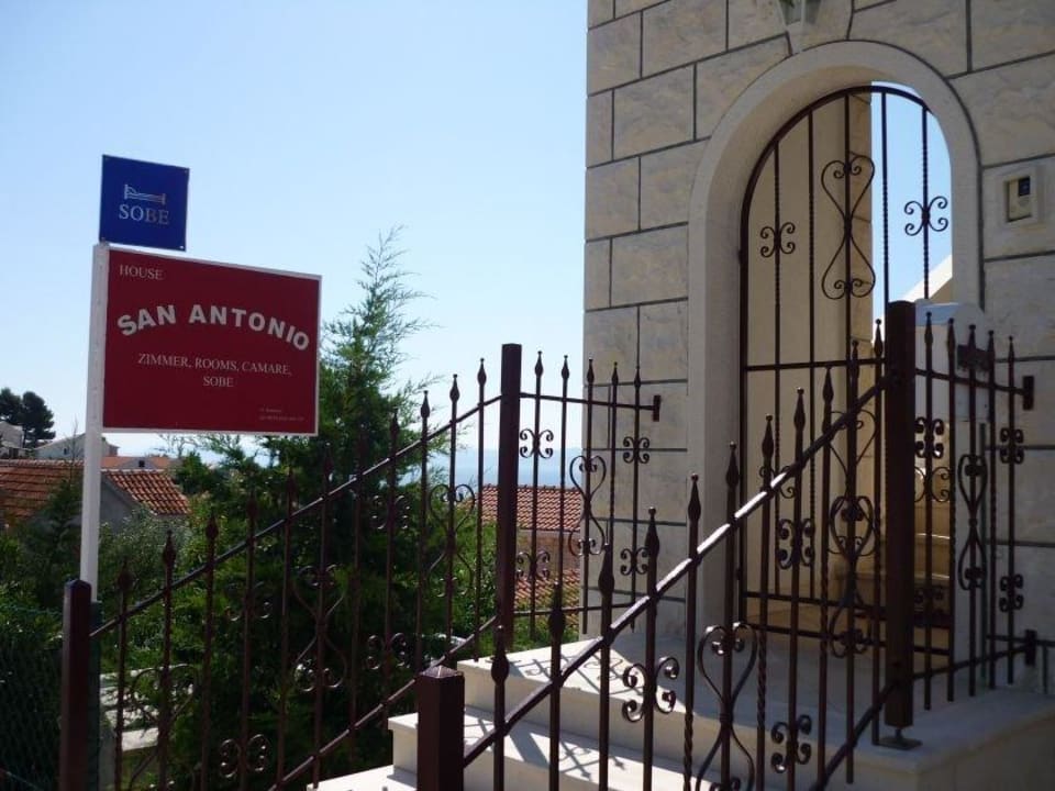 Eingang von der Straße House San Antonio