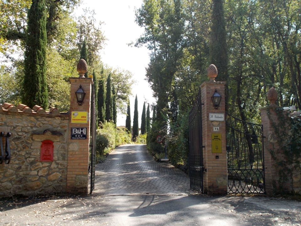 Hotelzufahrt Hotel Il Pietreto