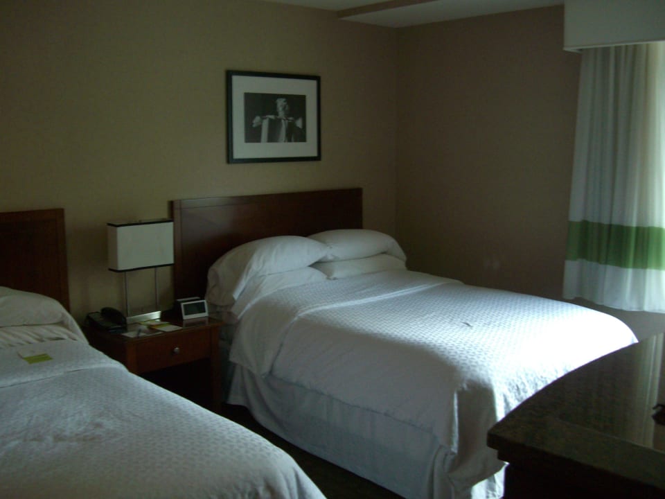 Blick zu Betten Hotel Four Points by Sheraton Washington D.C. Downtown