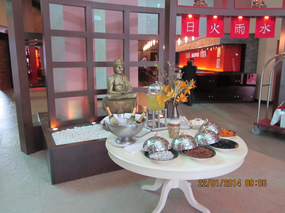 Freundlicher Empfang Limak Lara Deluxe Hotel & Resort