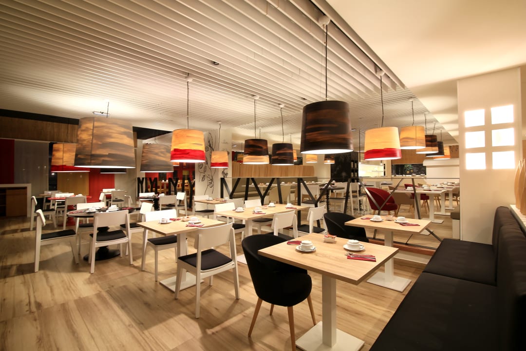 Restaurant Mahogany Hotel Residence & Spa