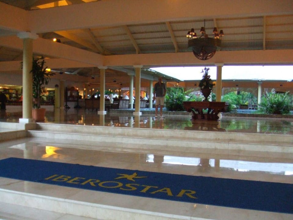 Eingang und Lobby Iberostar Waves Punta Cana