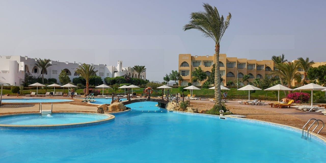 Pool Three Corners Equinox Beach Resort