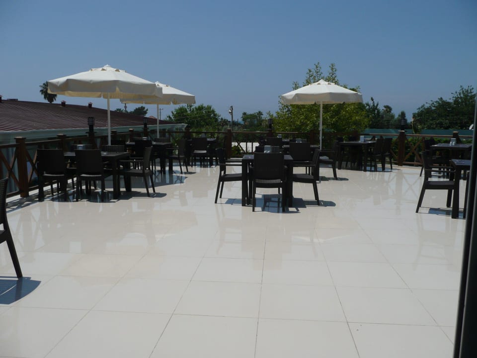 Terrasse oben Sun Club Hotel