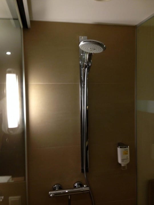 Dusche Hotel Vier Jahreszeiten Lübeck