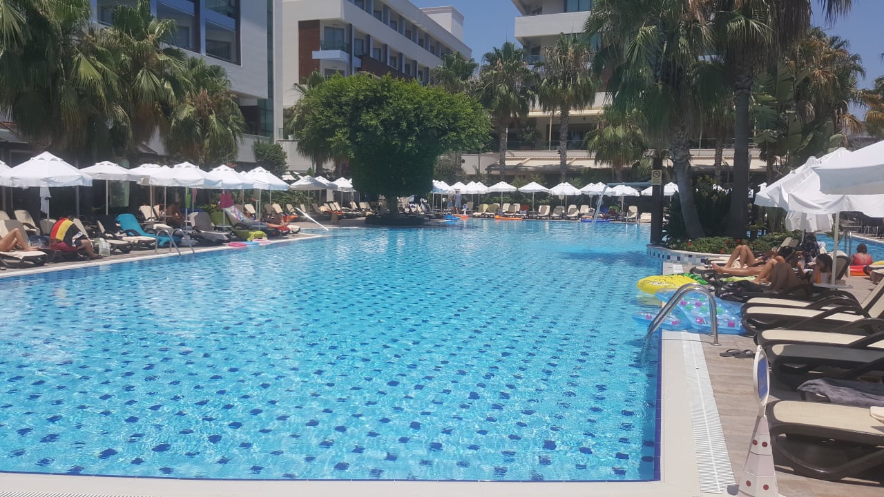 Pool Port Side Resort Hotel