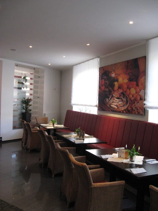 Gastraum vorderer Bereich Hotel Eifeler Hof