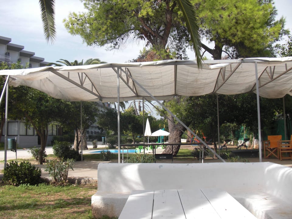 Tischtennisplatte The Grove Seaside Hotel