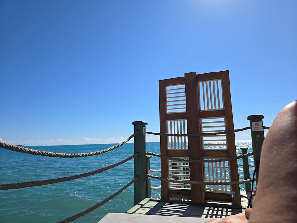 Strand Arum Barut Collection