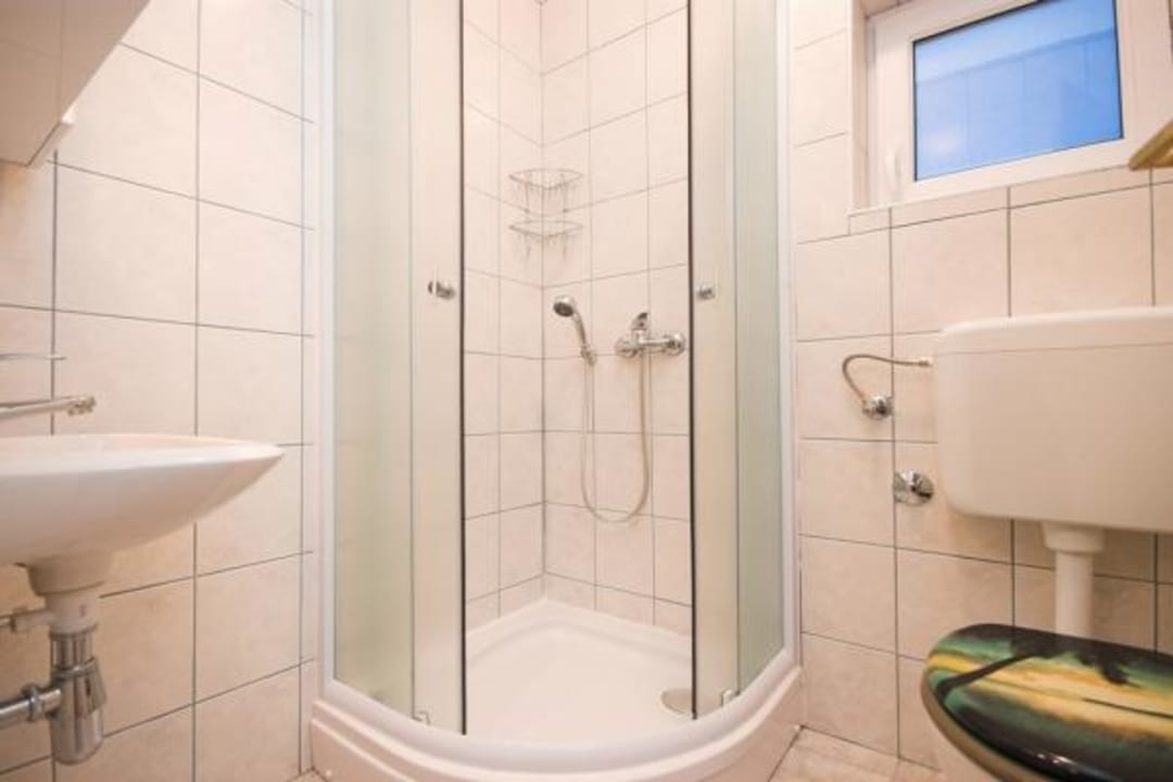 WC Apartments Bracic