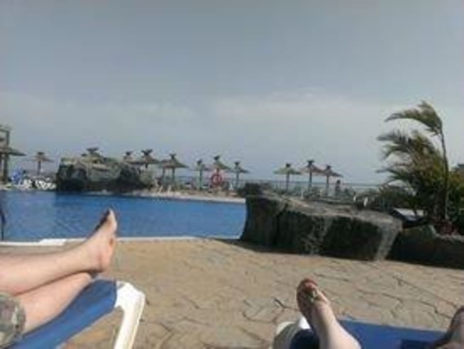 Ein kleiner Ausblick auf die  Poolanlage  AluaVillage Fuerteventura