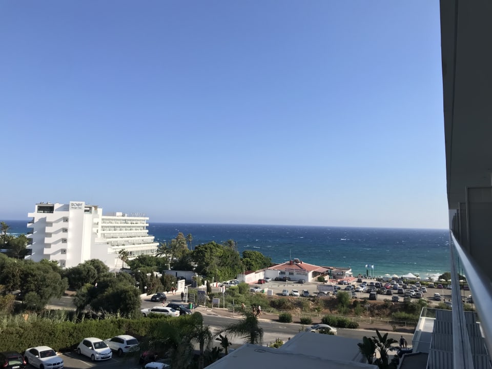 Ausblick Napa Mermaid Hotel & Suites