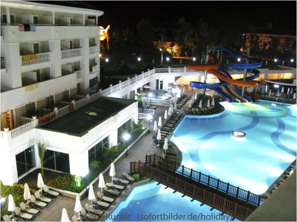 Hotel und Pool Alba Queen Hotel