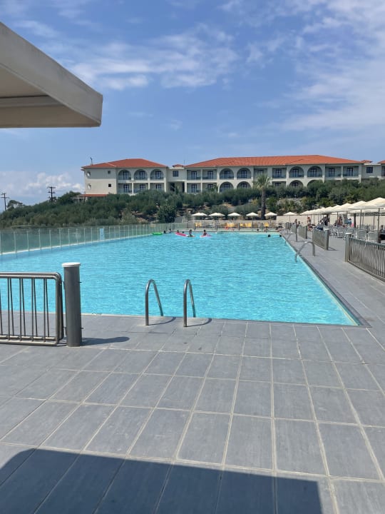 Pool Akrathos Beach Hotel