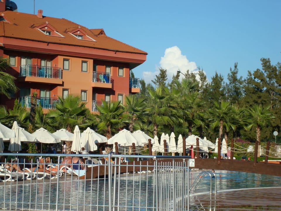 Тихий бассейн Club Side Coast