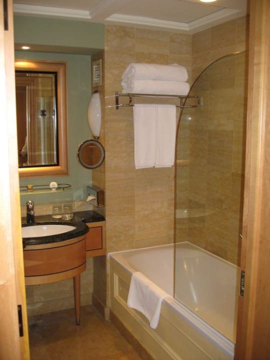 Badezimmer Hotel Mövenpick Doha