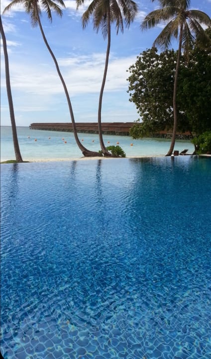 Pool Meeru Maldives Resort Island