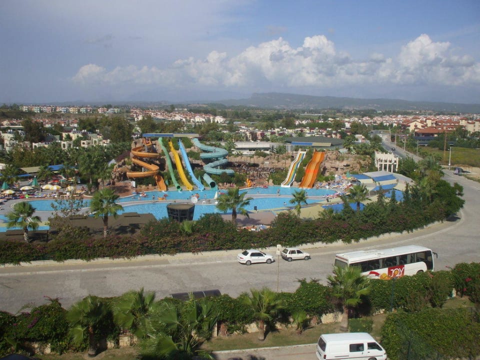 Zimmerausblick zur Landseite Bella Resort & Spa