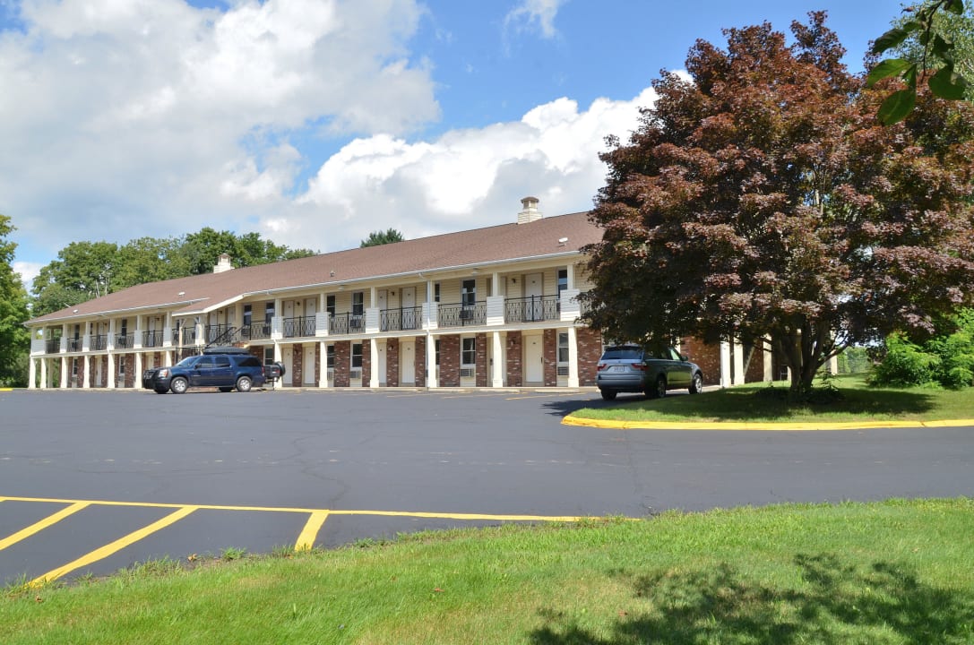 Hotel with garden view Econo Lodge Sturbridge