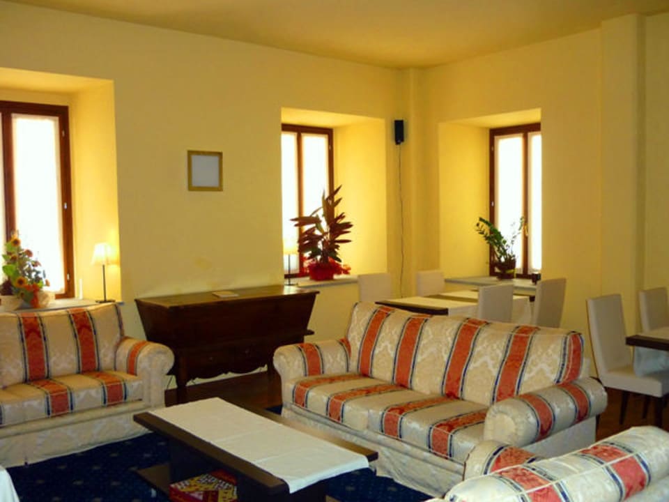 Sala relax e bar Hotel Oberje Dla Viere