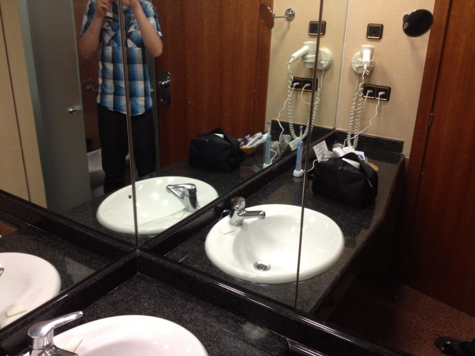 "Separater Bereich Waschbecken" Gran Hotel Bali (Benidorm