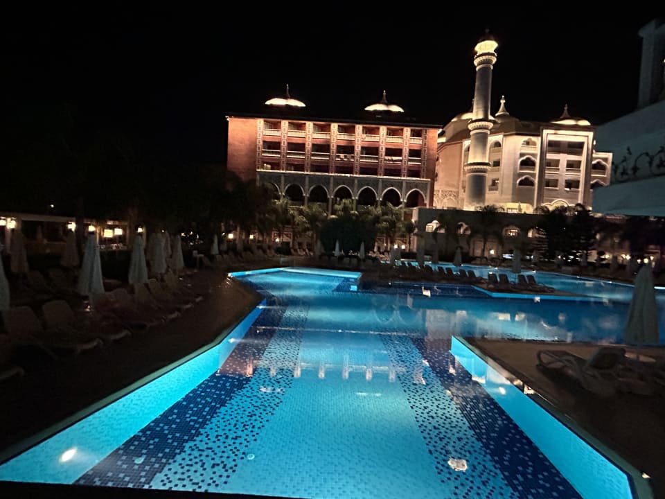 Pool Royal Taj Mahal Hotel