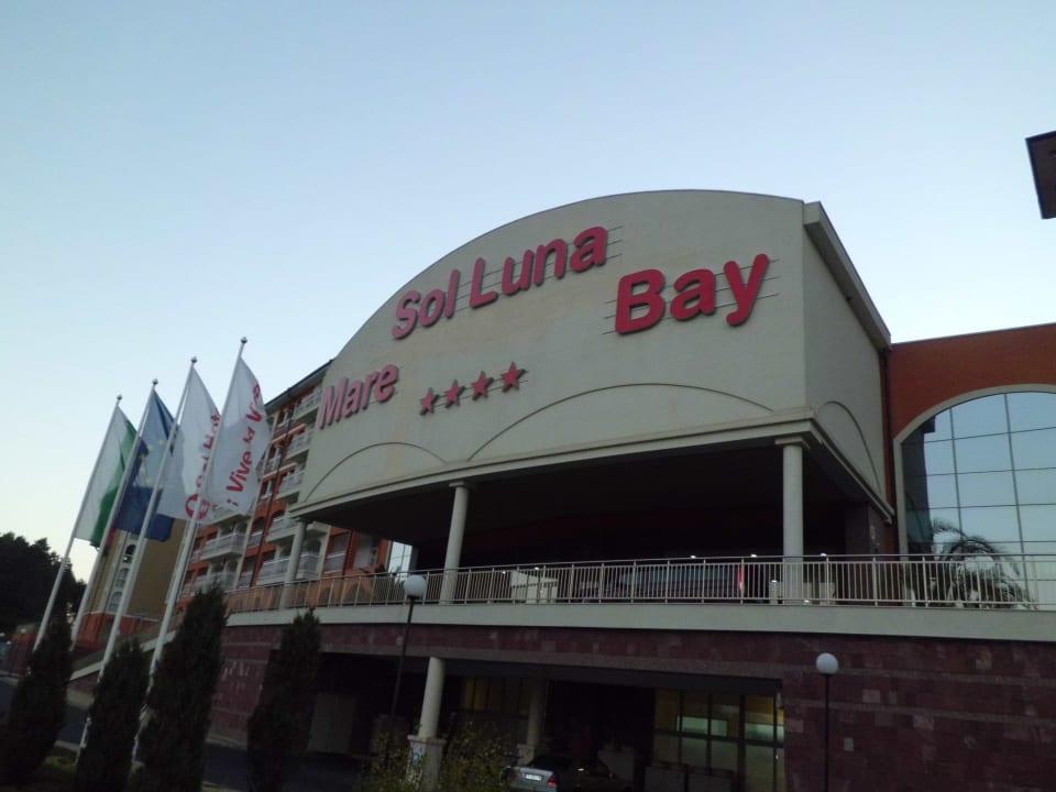 Hotel von vorne (Eingangsbereich) Sol Luna Bay