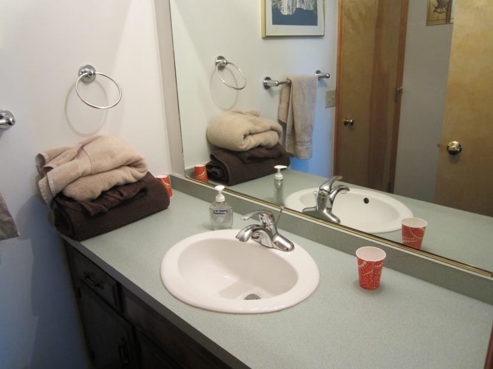 Bad Hotel Alaska House of Jade A&B