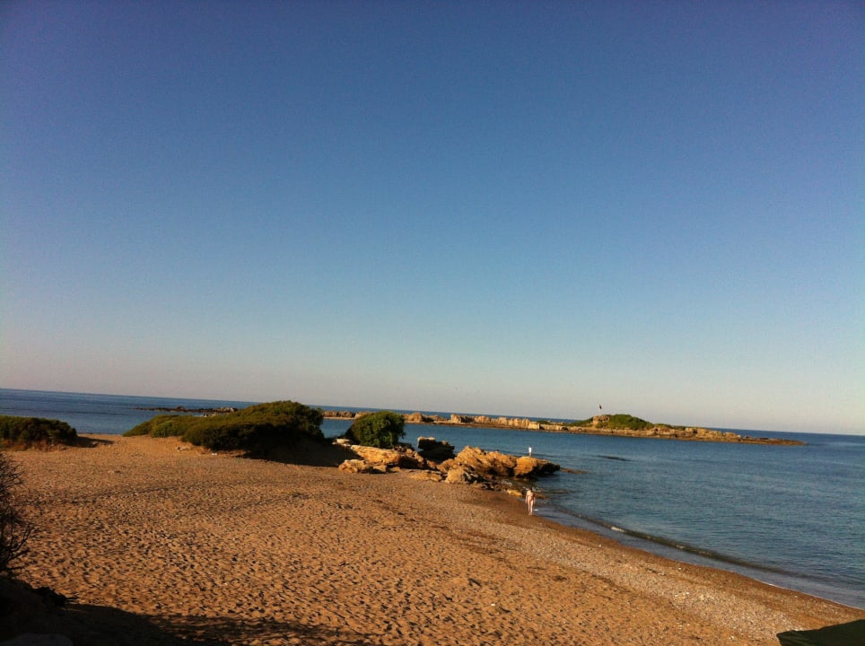 Strand vom Nachbarhotel rechts Mira Meridia Beach Hotel