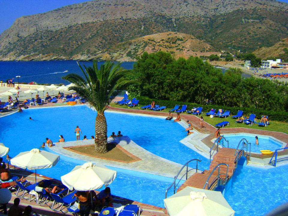 Central swimming pool Fodele Beach & Water Park Holiday Resort