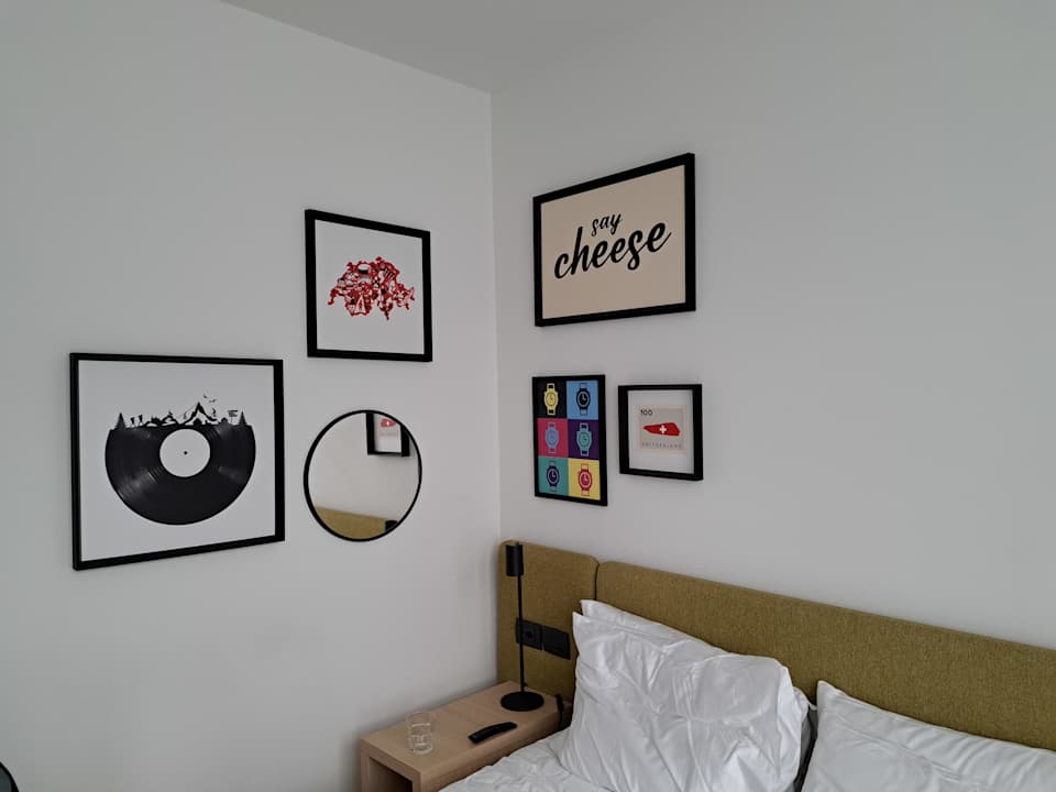 Zimmer Hampton By Hilton Locarno