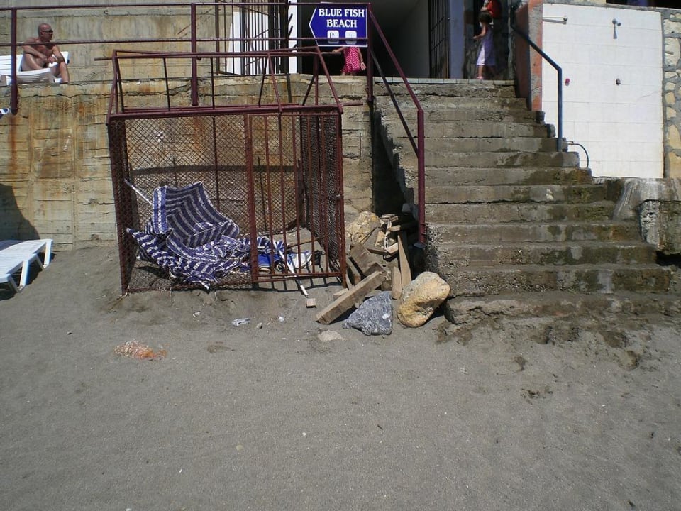 Nicht sehr einladend am Strand Club Hotel Mirabell