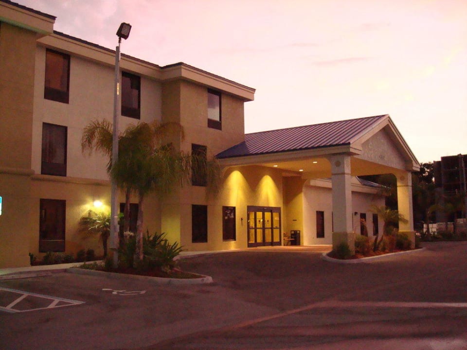 Das Hotel Hotel Days Inn & Suites Lakeland