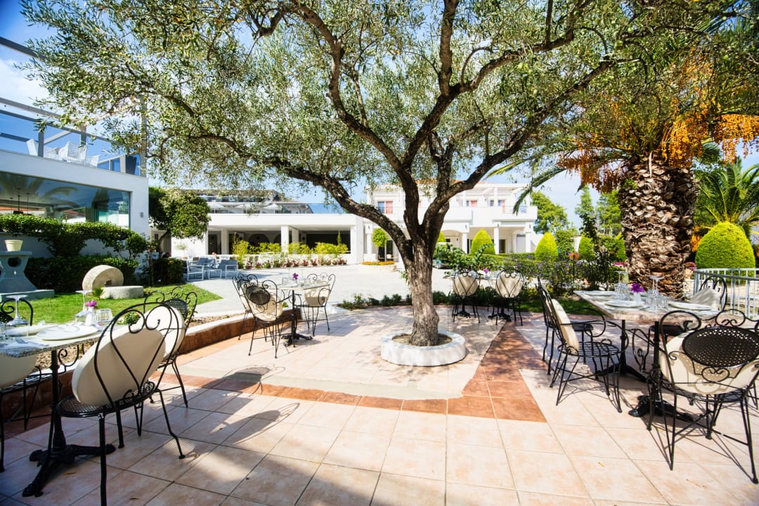 Gastro Hotel Chrousso Village