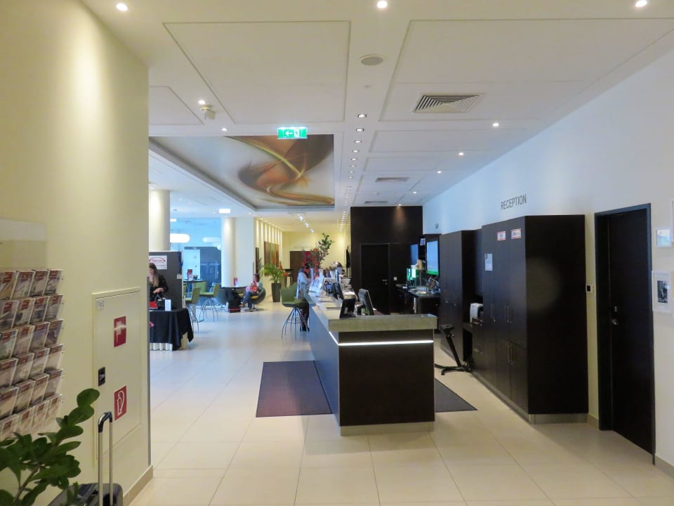 Lobby und Rezeption Austria Trend Hotel Doppio