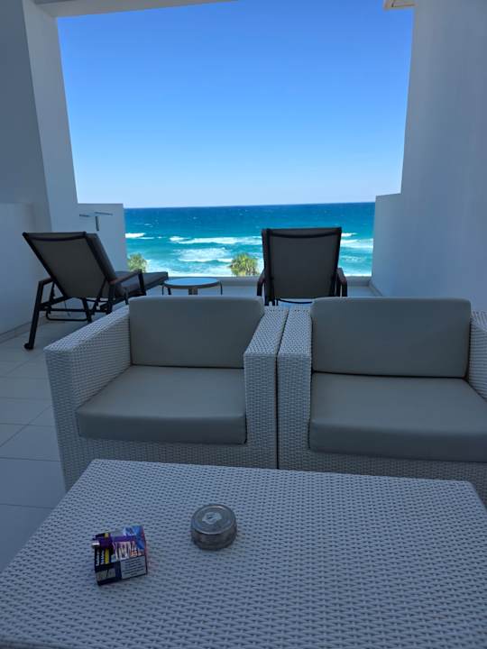 Zimmer Vrissaki Beach Hotel