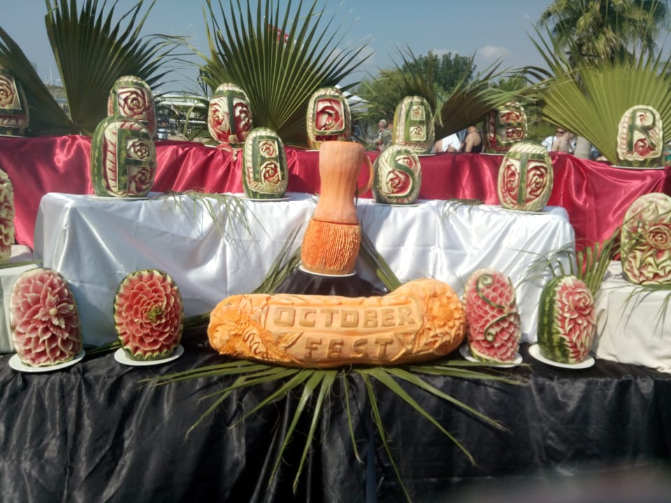 Strand Well Palace Side