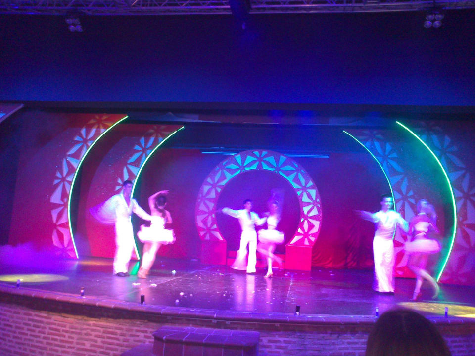 Танцевальное шоу  в амфитеатре Limak Limra Hotel & Resort