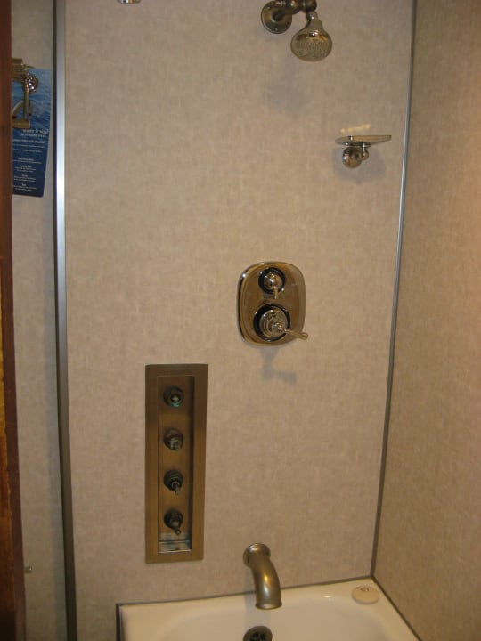 Deluxe Cabin King Bed Harbor View The Queen Mary