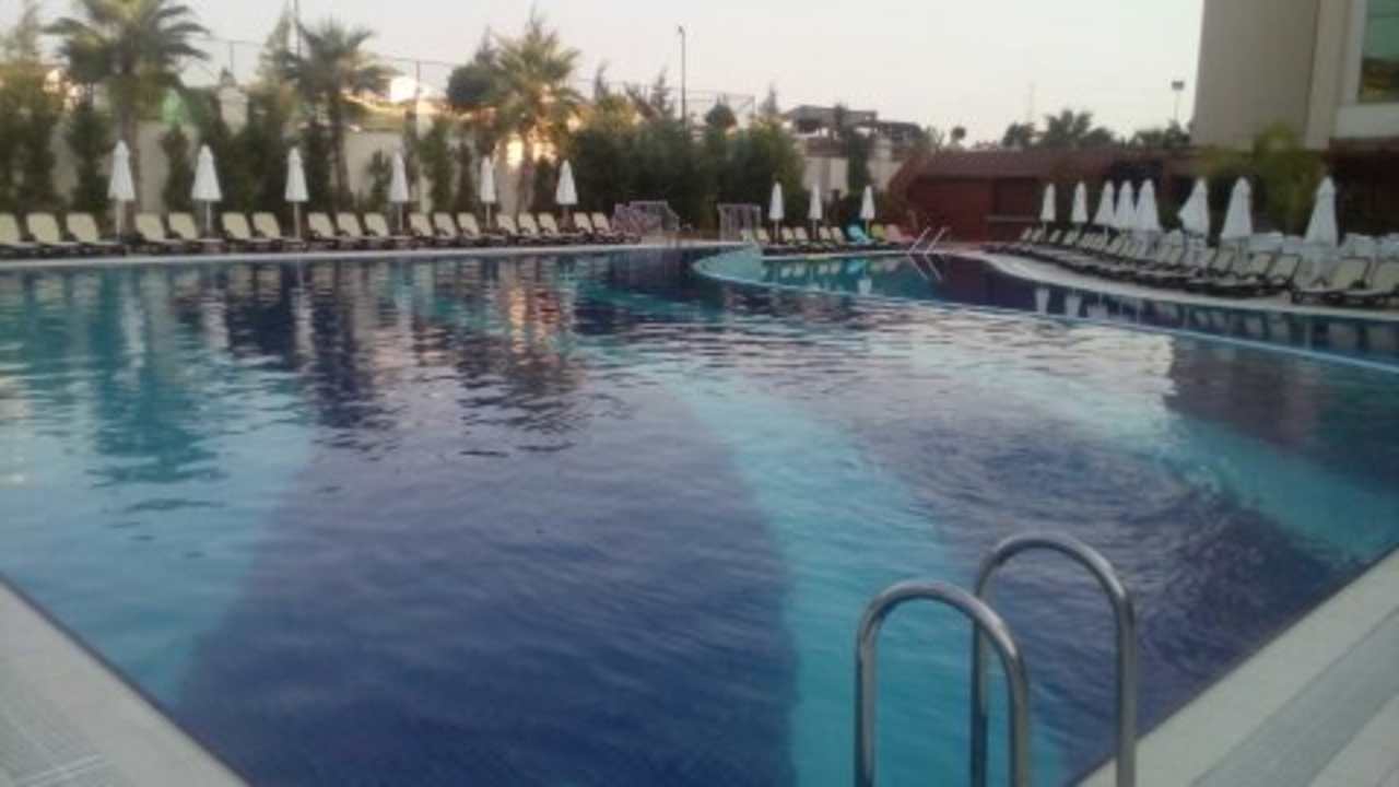 Pool Well Palace Side