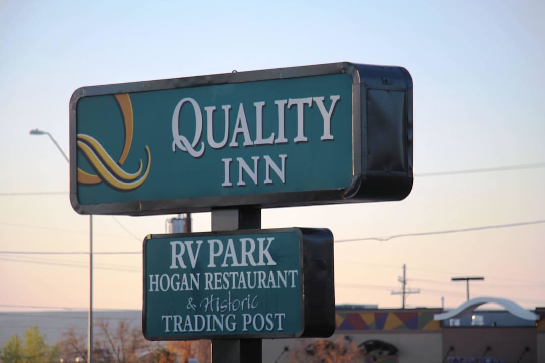 Hinweistafel Quality Inn Navajo Nation
